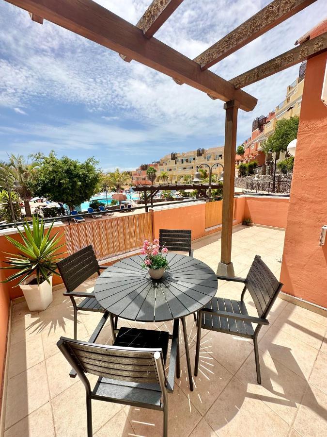 Sunny Apartment & Heated Pool Лос Кристианос Екстериор снимка